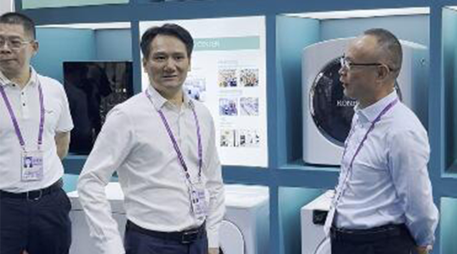 熱烈歡迎鶴山副市長親臨金環電器廣交會展位交流指導