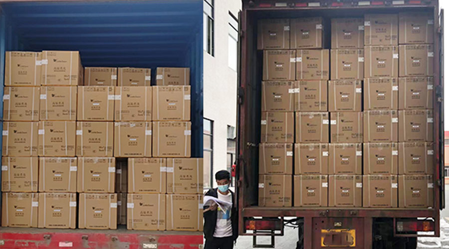 集裝箱裝柜進行時！金環(huán)電器客戶迷你洗衣機順利發(fā)貨！