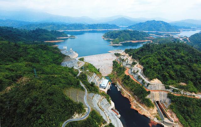 2015年5月8日--巴州小三口水電站中性點接地電阻柜發(fā)貨